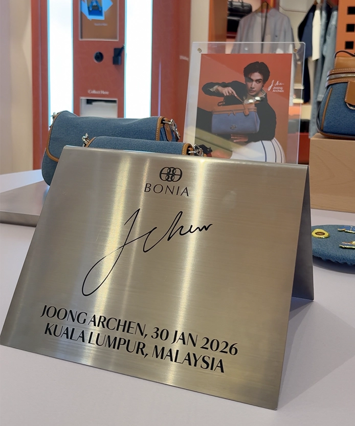 AI image compositing celebrity photobooth BONIA