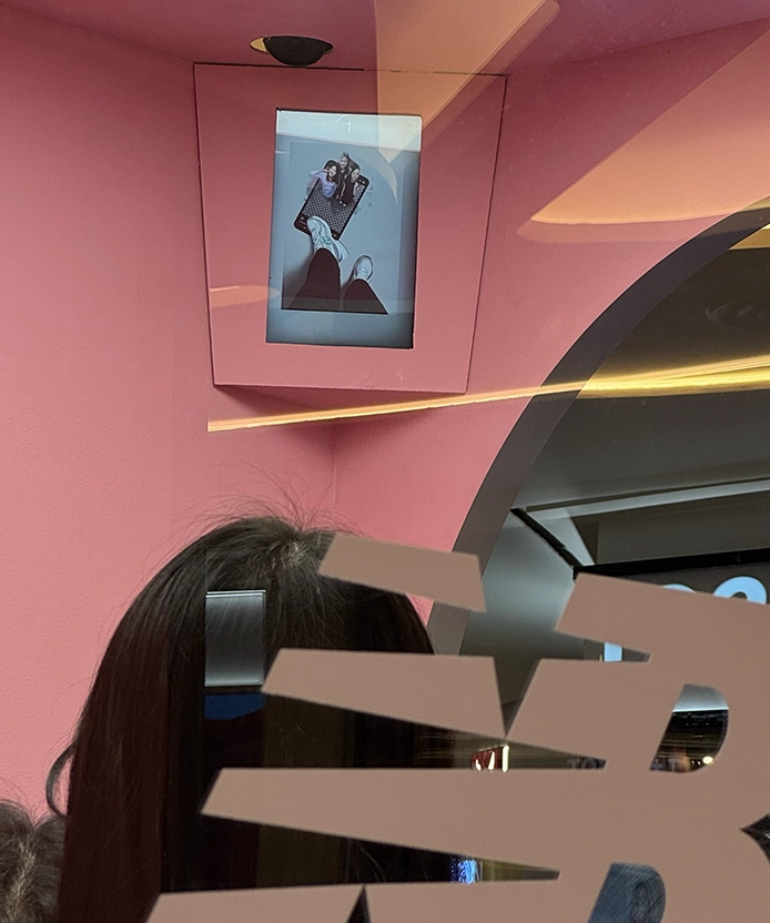 Doodle personalization touchscreen IN:FRAME photobooth