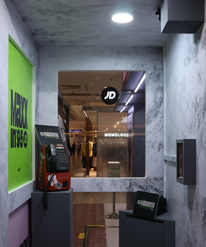 Entrance view of the JD Maxxin 95 pop-up photo booth.