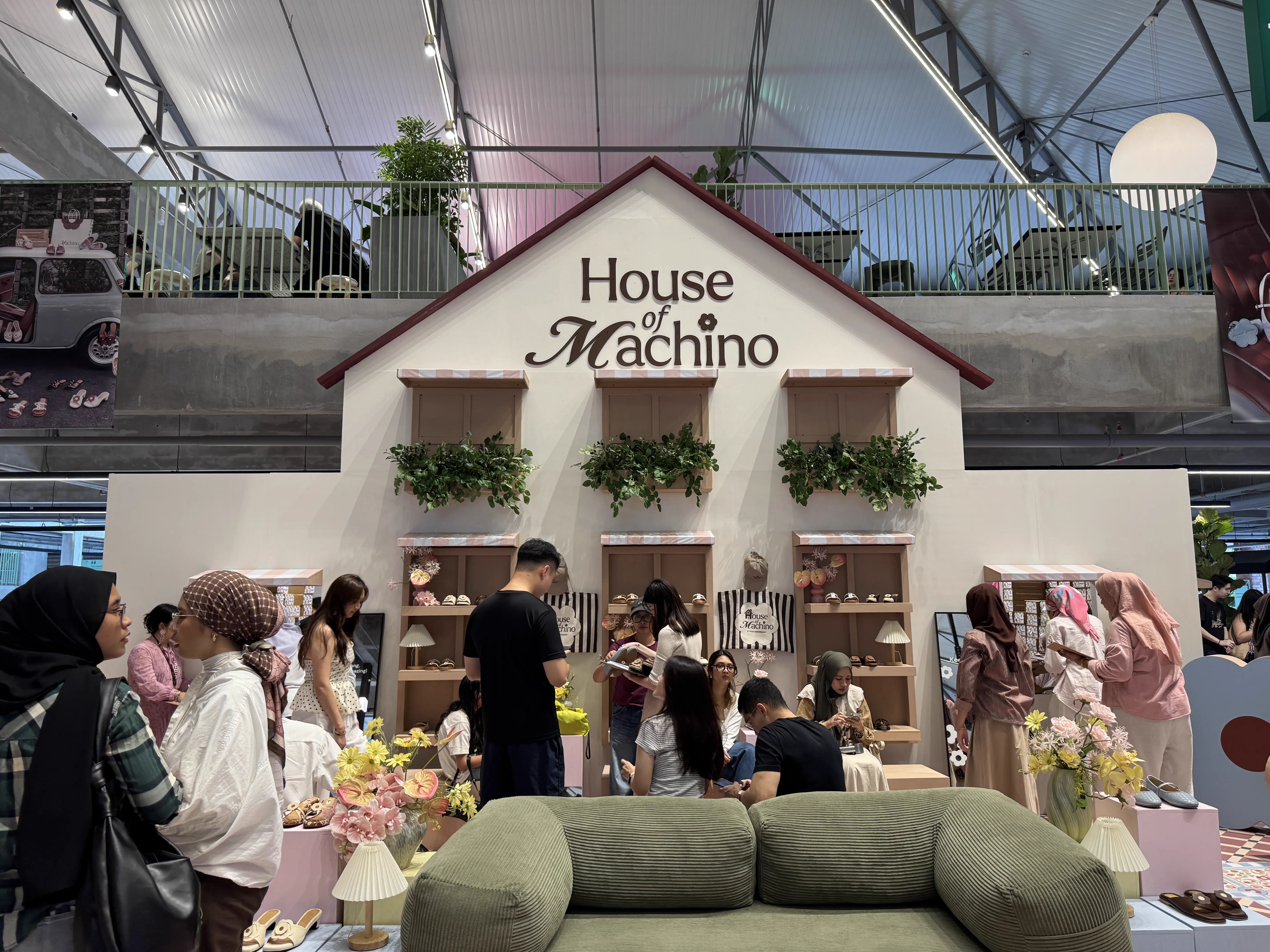 House of Machino Dual Angle Photo Booth Malaysia