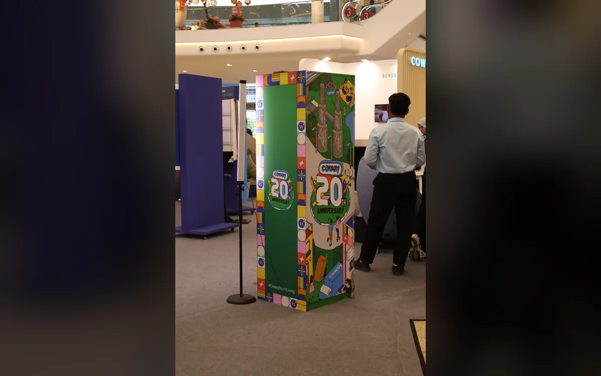 Coway Unveil Glass Booth with colourful artwork at the refrigerator launch roadshow