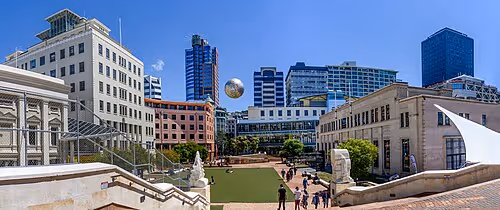https://upload.wikimedia.org/wikipedia/commons/thumb/b/b7/Wellington_NZ7_3367.jpg/500px-Wellington_NZ7_3367.jpg