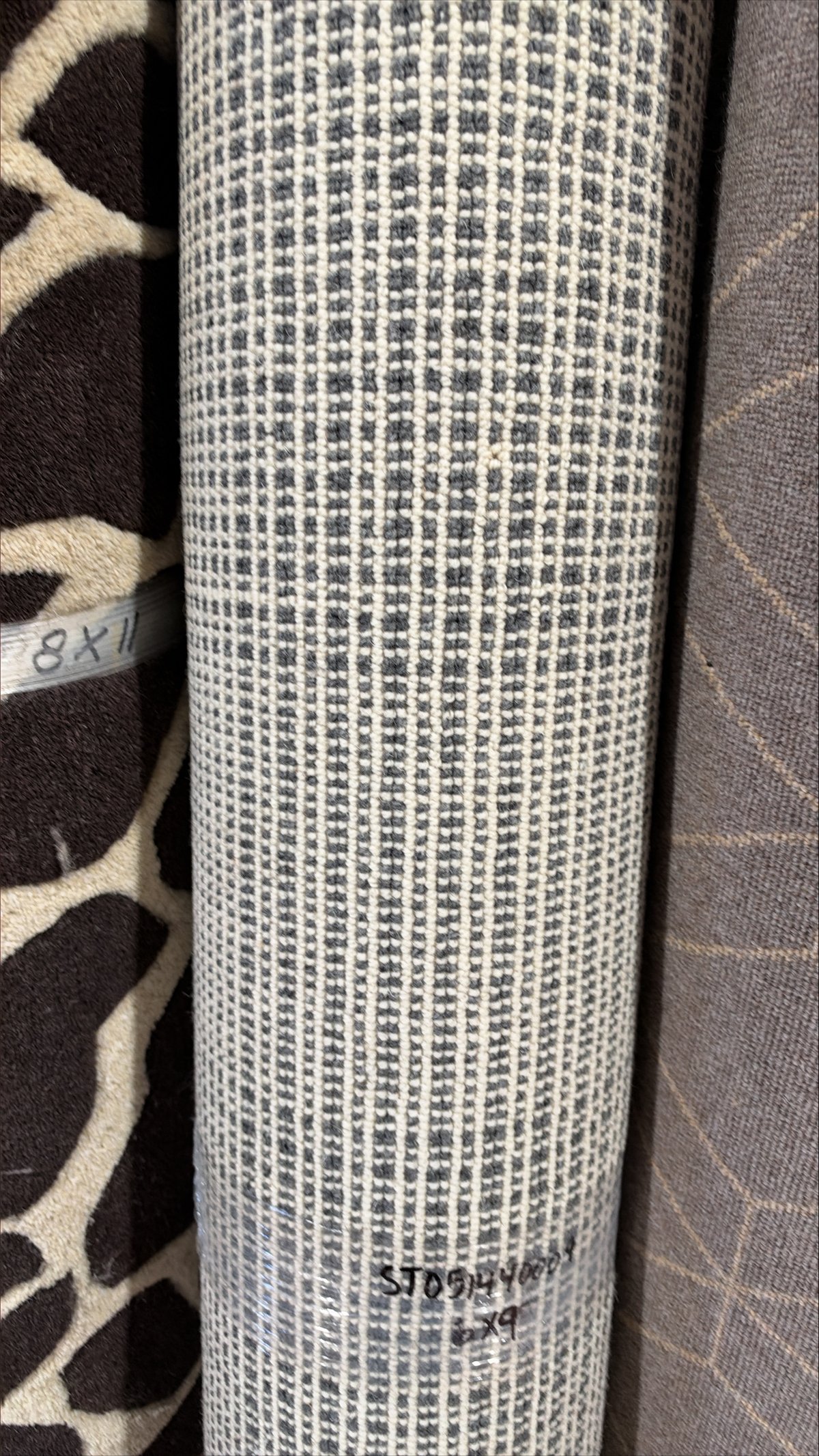 Prebound wool area rug 51440009