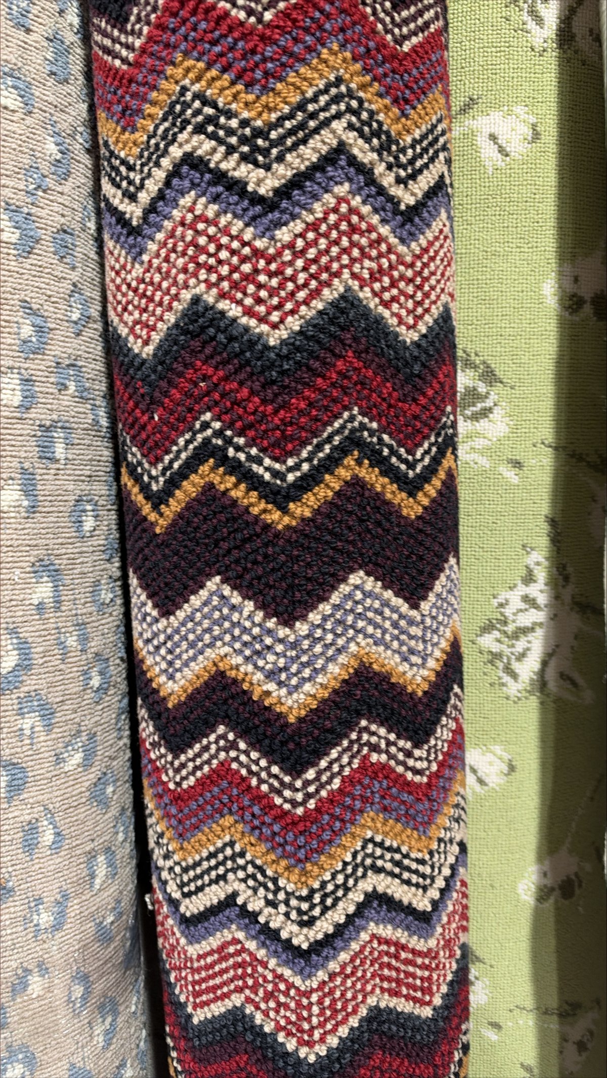 Prebound wool area rug 51440017
