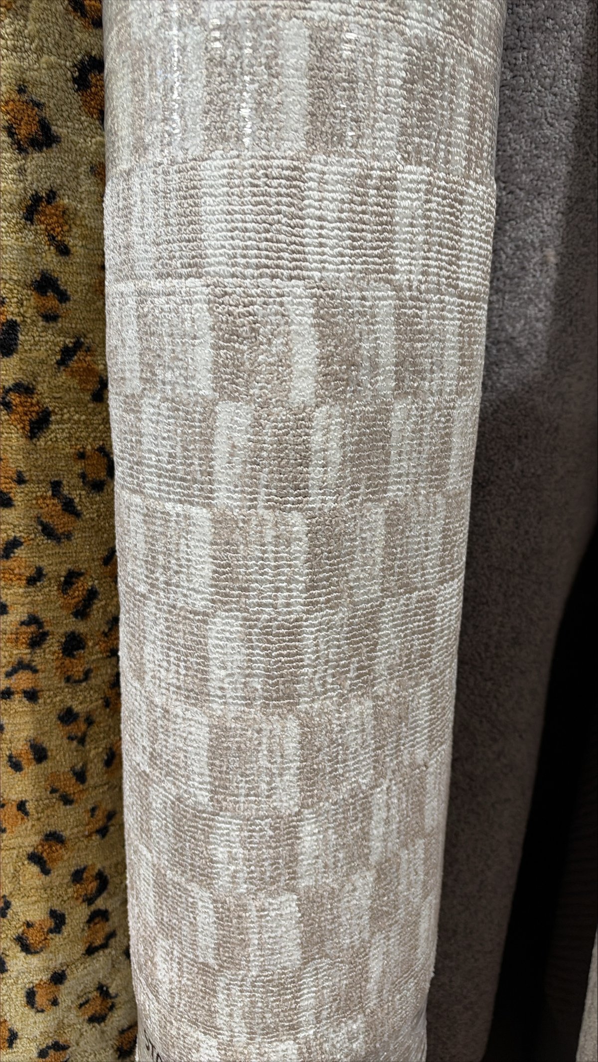 Prebound wool area rug 51440005