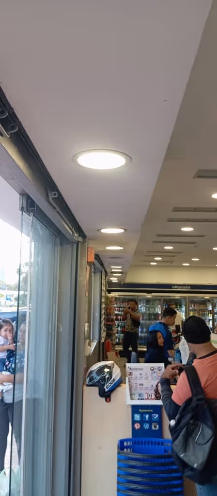 Fachada interna Farmatodo 