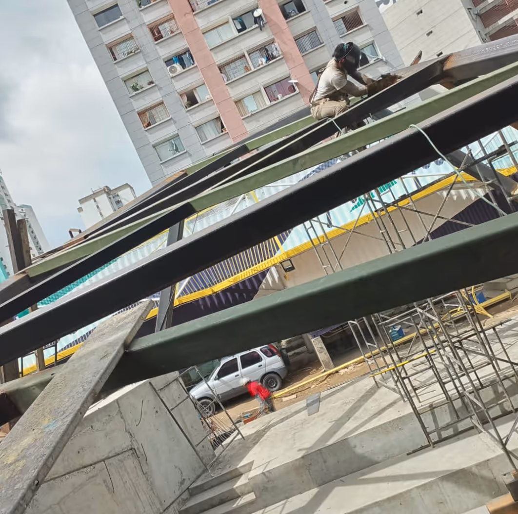 Estructura en metal de techo en Caracas