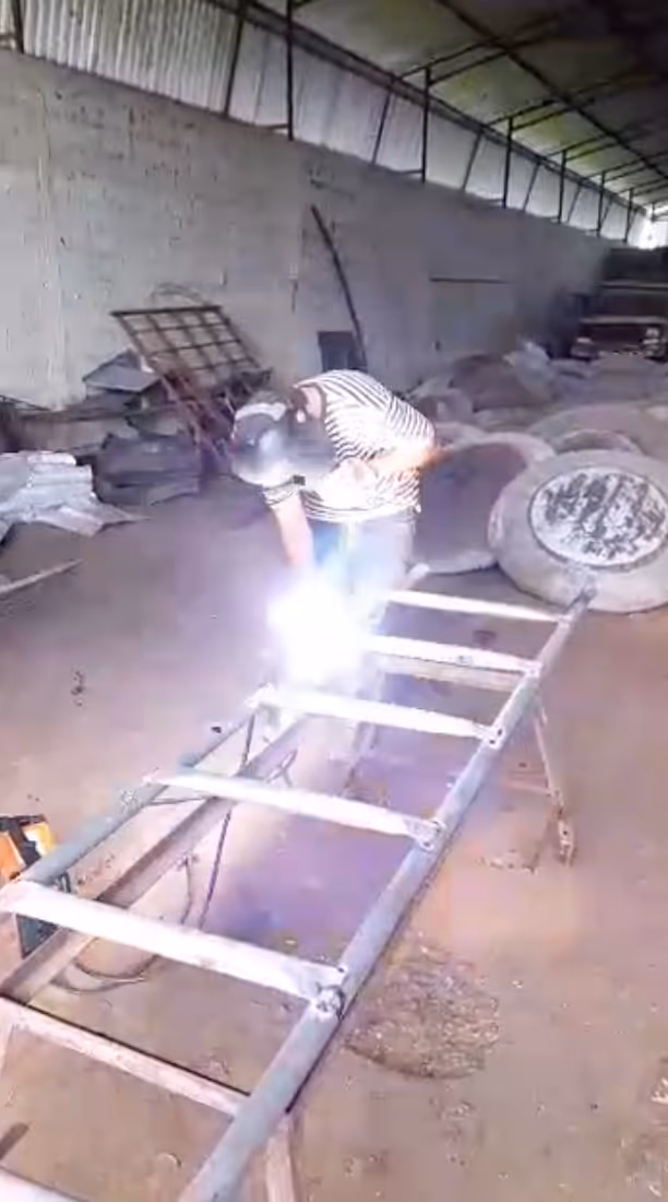 Fabricación de escalera metalica