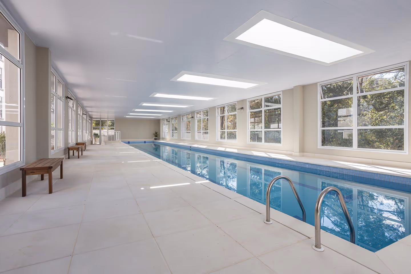 Piscina Coberta com raia de 25m