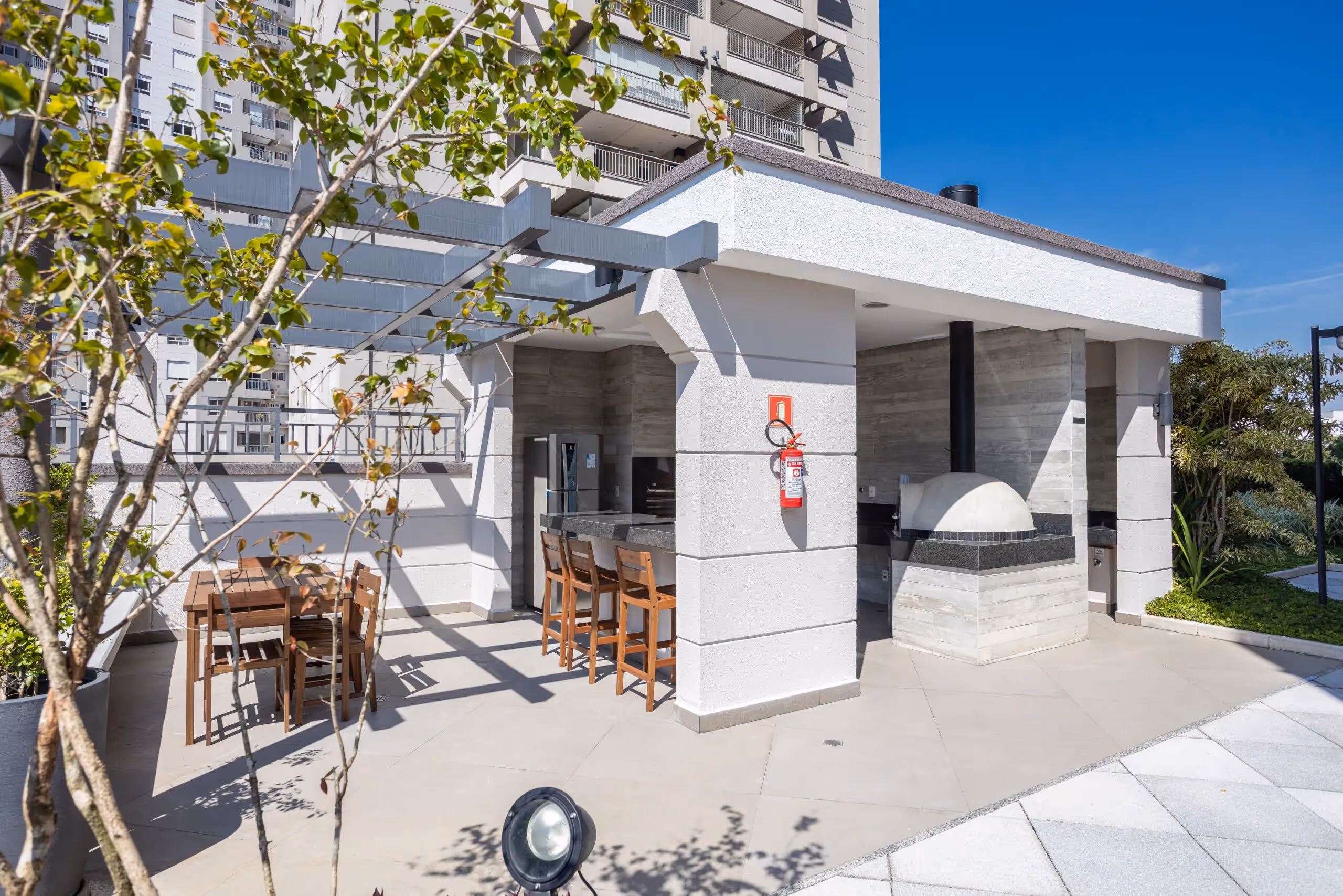 Espaço Churrasqueira e forno de pizza