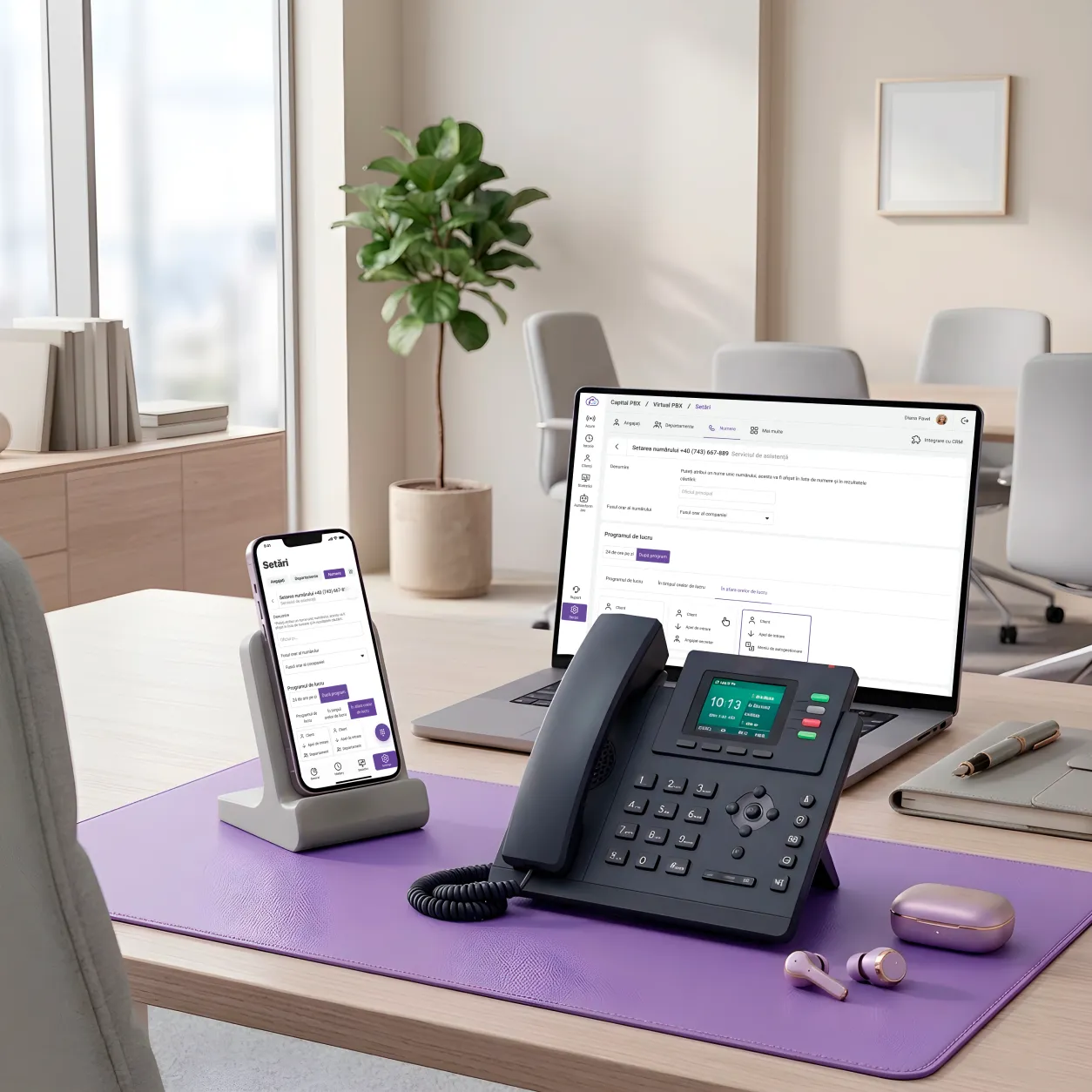 Automatizare apeluri CapitalPBX: programul de lucru pe laptop și în aplicația pe telefon, lângă un telefon IP de birou