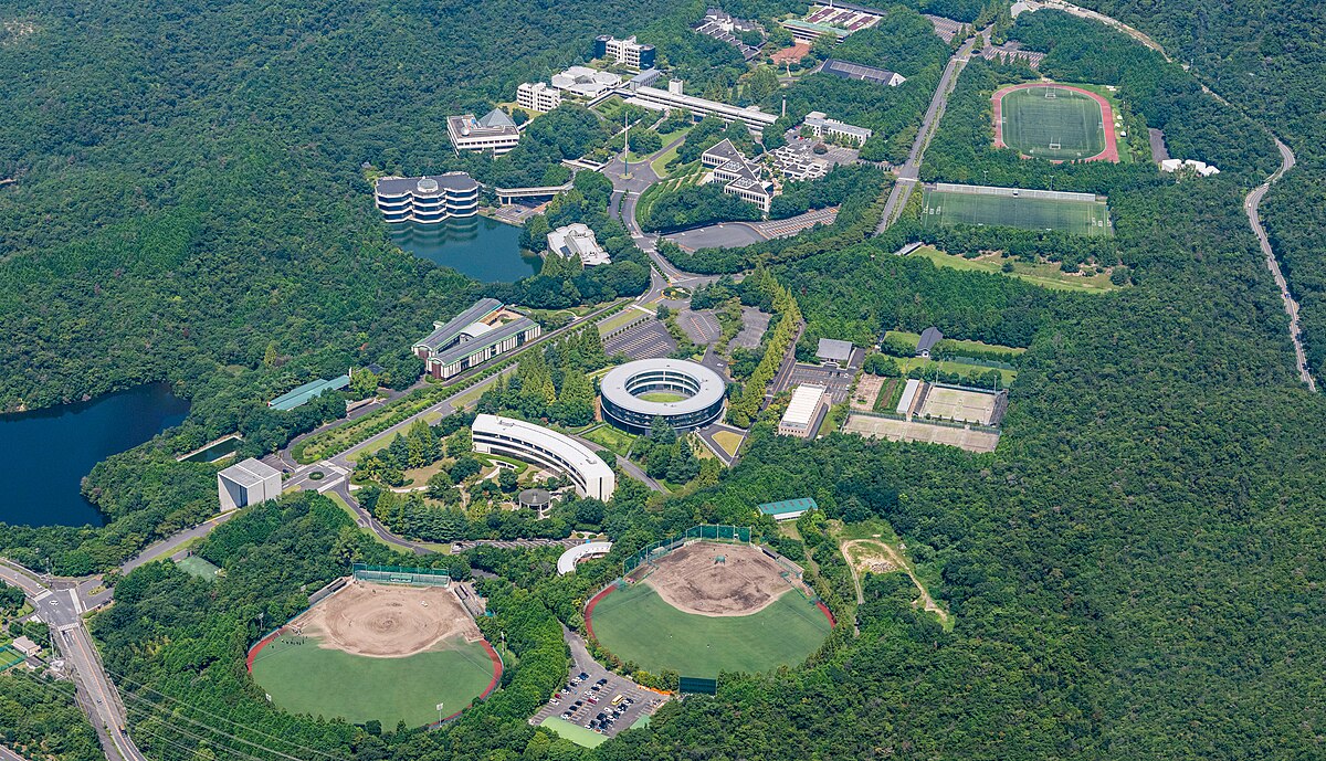名古屋商科大学