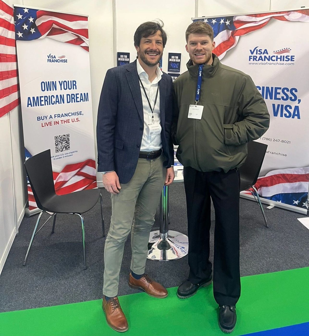 Patrick Findaro with a client at a franchise show
