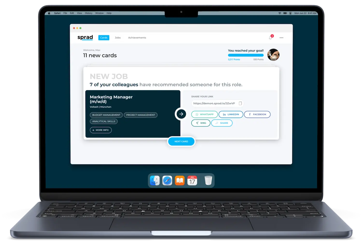 Ein-Klick-Empfehlungskarte mit persönlichem Sharing-Link, gezeigt auf einem MacBook