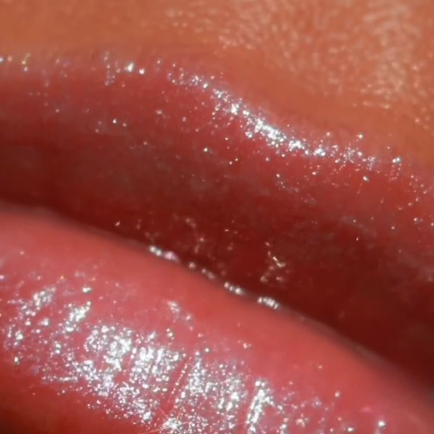 펜티뷰티 하이라이터 얼굴+바디 활용컷 (fenty beauty multi-use glitter highlighter makeup)