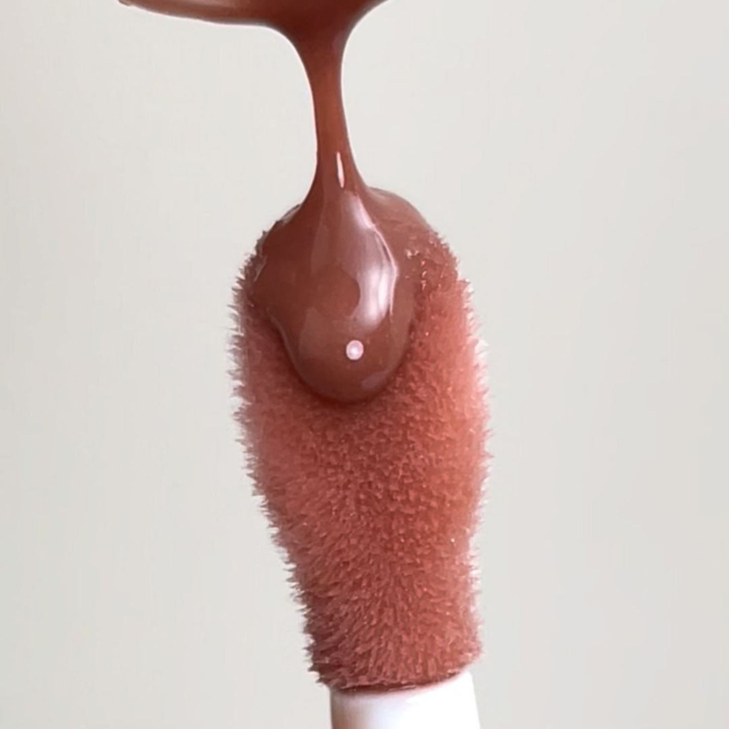 e.l.f. 허니톡스 립 오일 리뷰 제품컷 (e.l.f. Glow Reviver Lip Oil Honey Talks flatlay swatch)