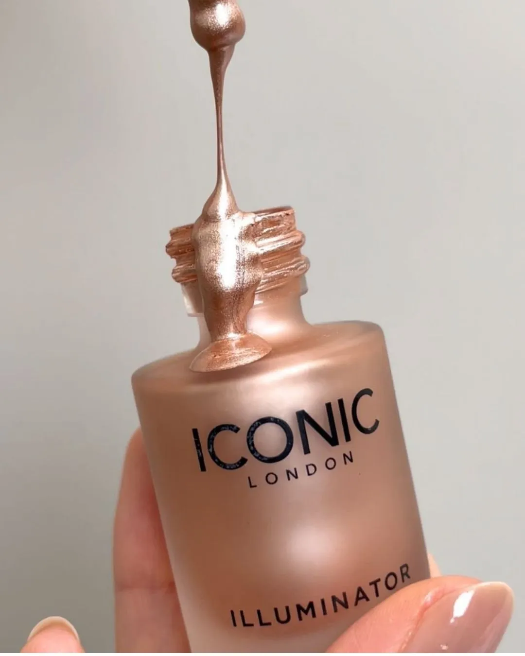 아이코닉 런던 일루미네이터 실물 발색컷 (ICONIC LONDON illuminator Original review swatch)