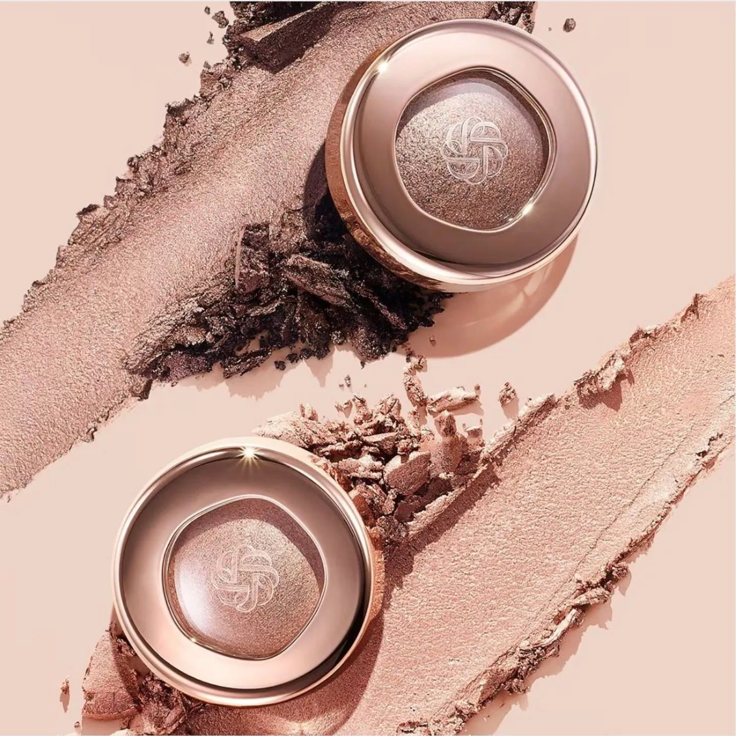카우걸 메이크업에 사용된 데코르테 섀도우 (DECORTE eye glow gem for cowgirl look)