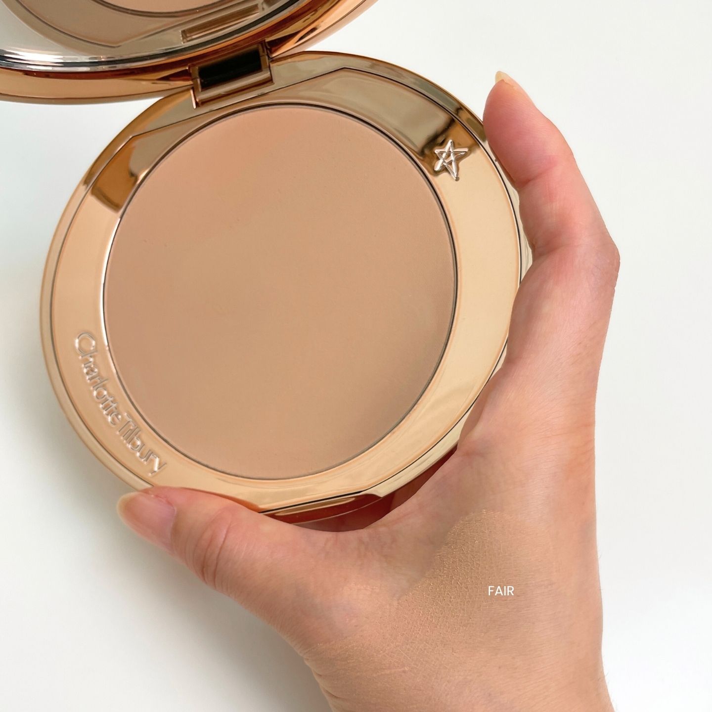 샬롯틸버리 에어브러쉬 브론저 페어 발색 (Charlotte Tilbury Fair bronzer swatch)