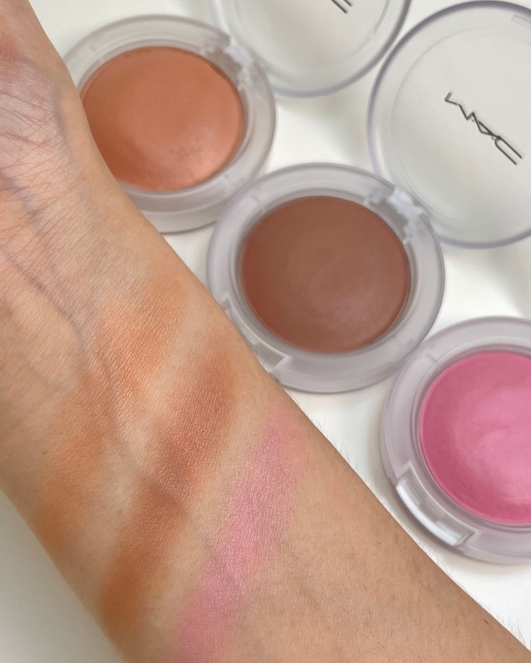 맥 글로우 플레이 블러쉬 3컬러 메인컷 (MAC Glow Play Blush main image)