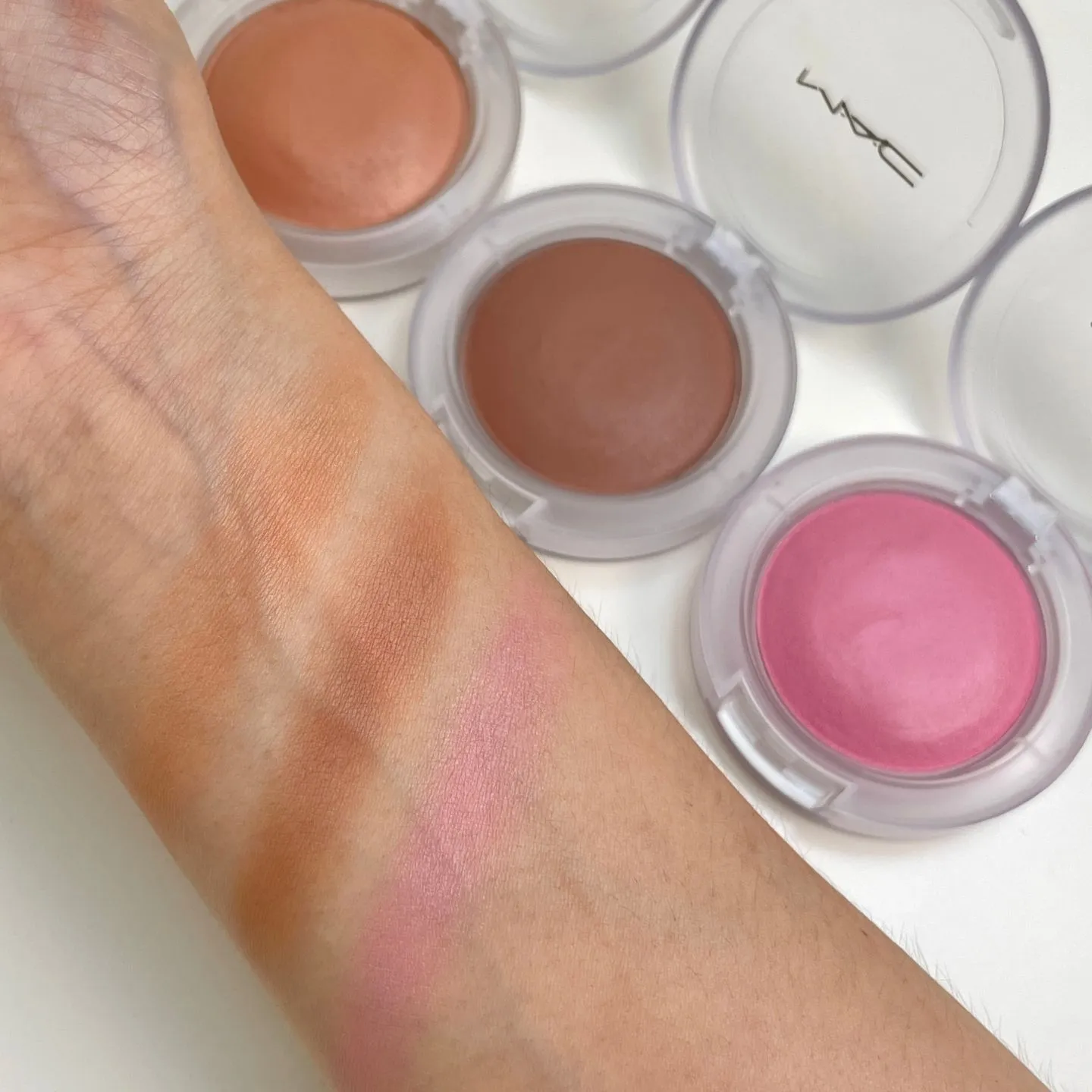 맥 글로우 플레이 블러쉬 3컬러 제품컷 (MAC Glow Play Blush collection image)