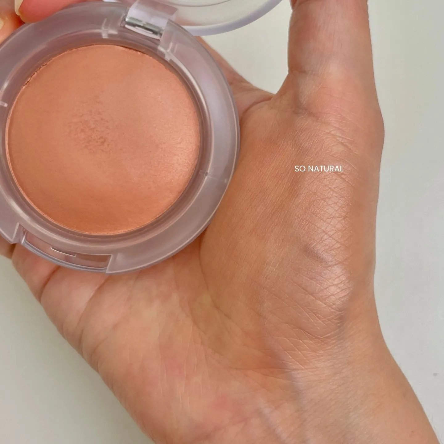 맥 글로우 플레이 블러쉬 소 내추럴 발색 (MAC Glow Play Blush So Natural swatch)