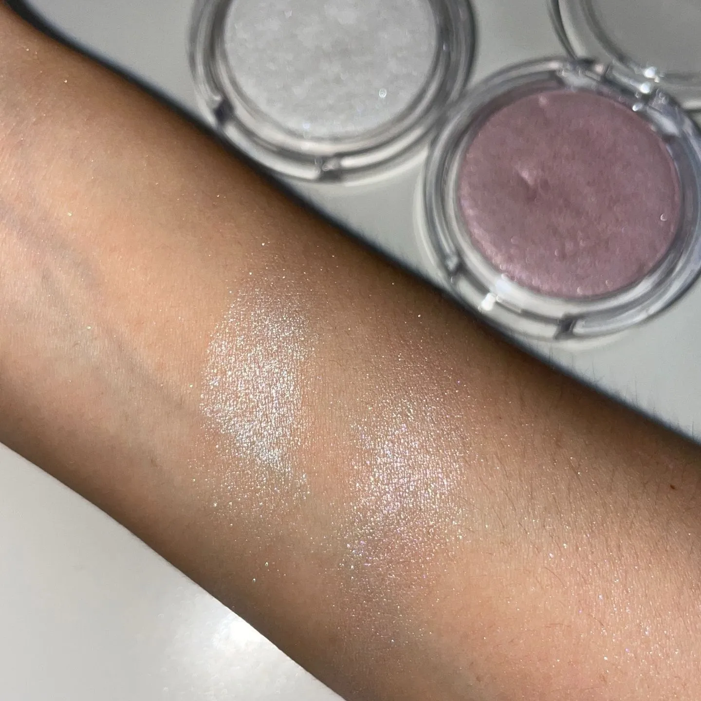 네이밍 하이라이터 KONST 손목 발색 (Naming Highlighter KONST wrist swatch)