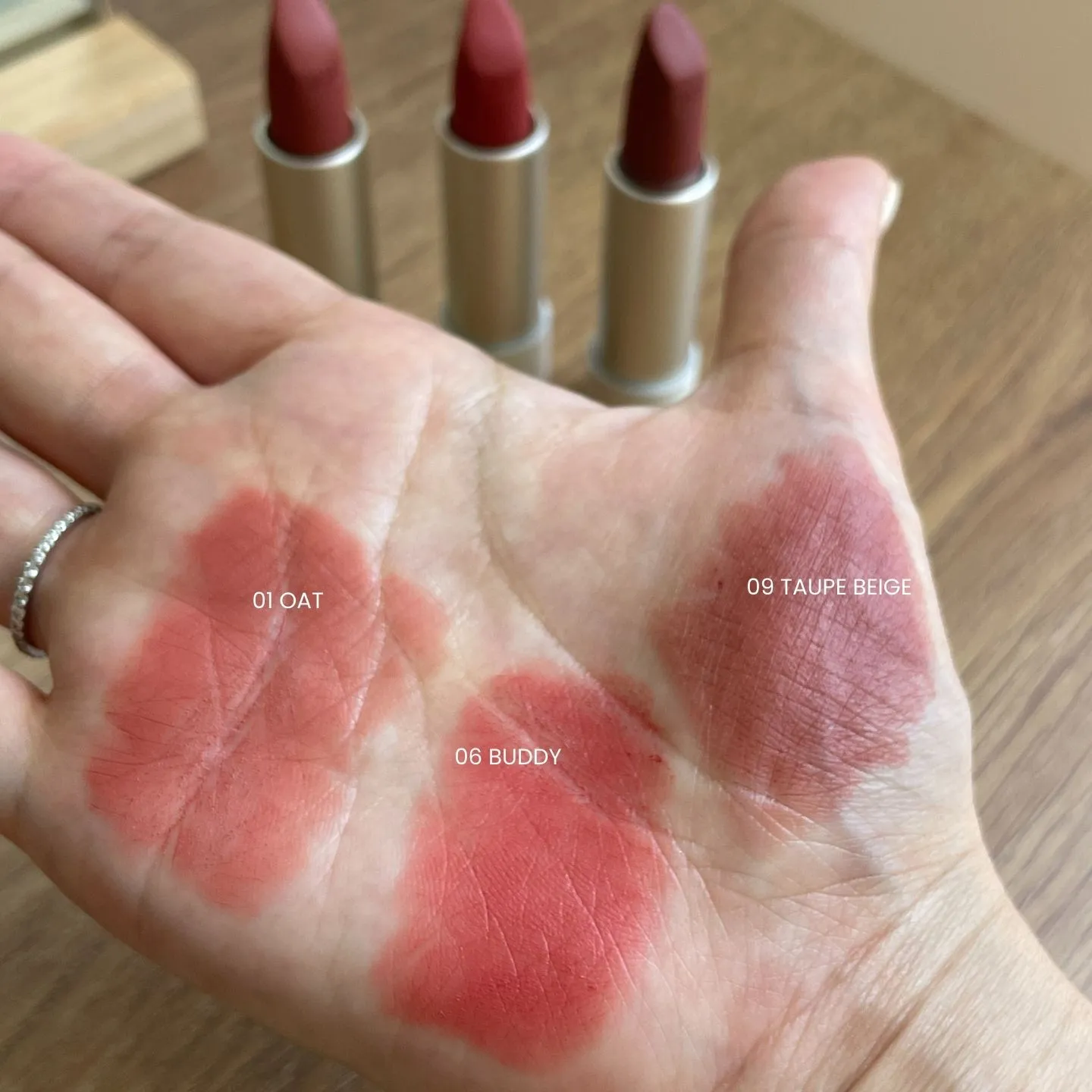 3CE 캐시미어 허그 립스틱 3컬러 전색상 컷 (3CE Cashmere Hug Lipstick all shades image)