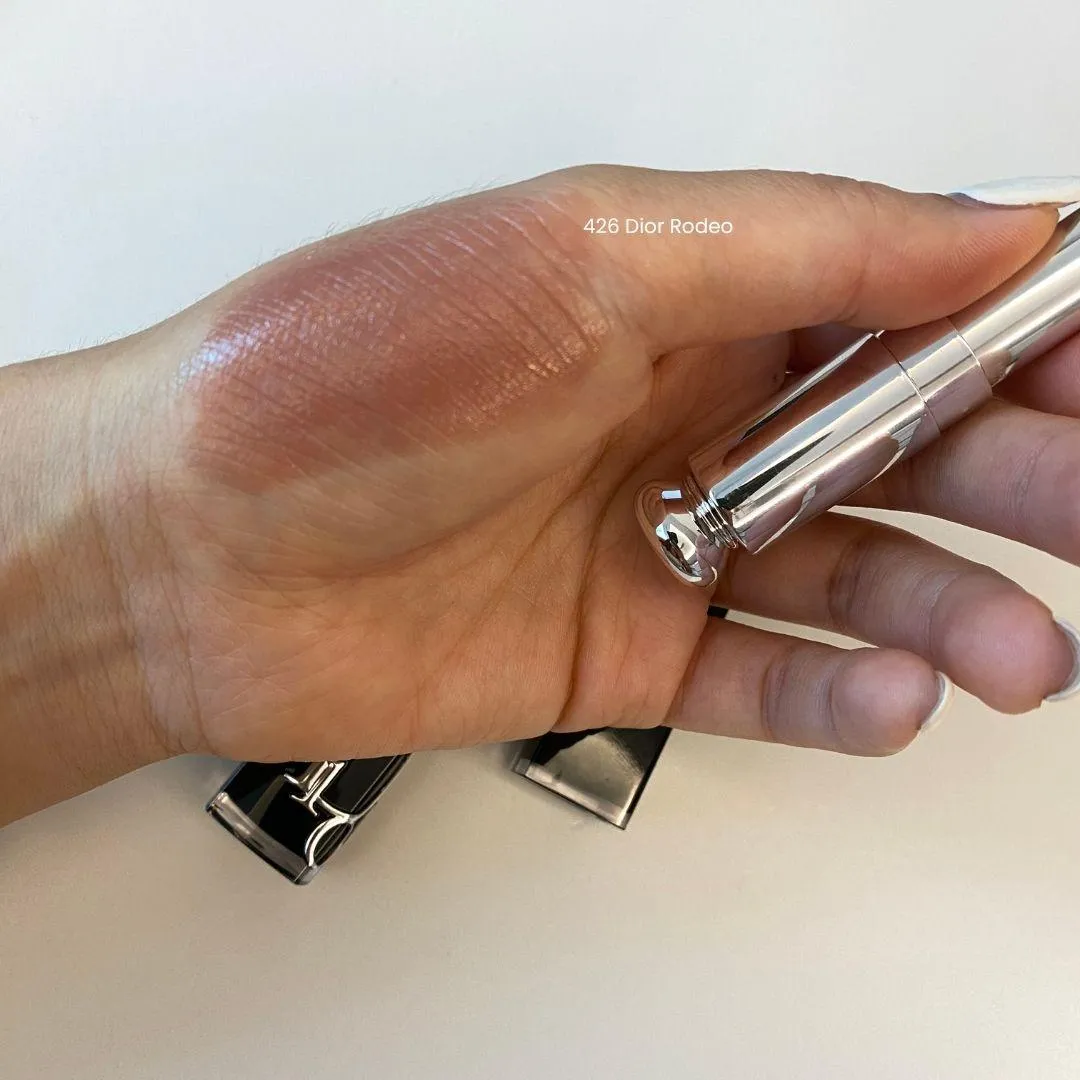 디올 디올 애딕트 426 디올 로데오 손등 발색 (DIOR Dior Addict 426 Dior Rodeo hand swatch)