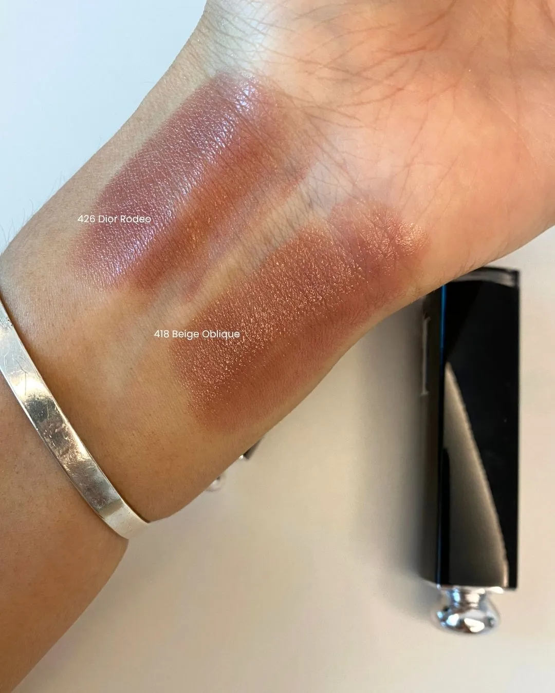 디올 디올 애딕트 418 베이지 오블리크 메인 이미지 (DIOR Dior Addict 418 Beige Oblique main image)