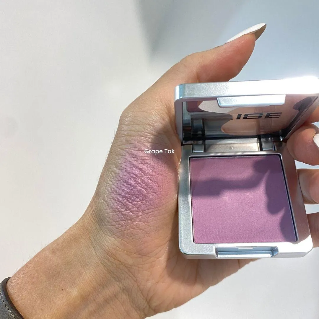 FIVEVIBE Tone Layer Blusher Grape Tok 손목 발색 — 파이브바이브 그레이프 톡 스와치 (FIVEVIBE Grape Tok wrist swatch)