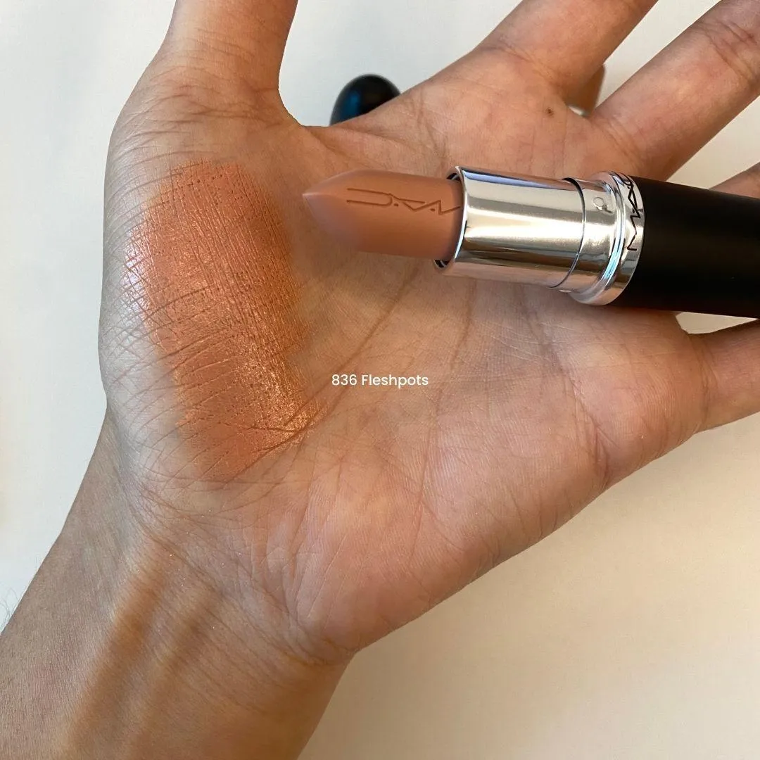 ๋งฅ MAC ๋งฅ์๋ฉ ์ฌ๋ฆญ ์ํด ๋ฆฝ์คํฑ 836 Fleshpots ์๋ฑ ๋ฐ์ (MAC Maximal Sleek Satin Lipstick 836 Fleshpots hand swatch)