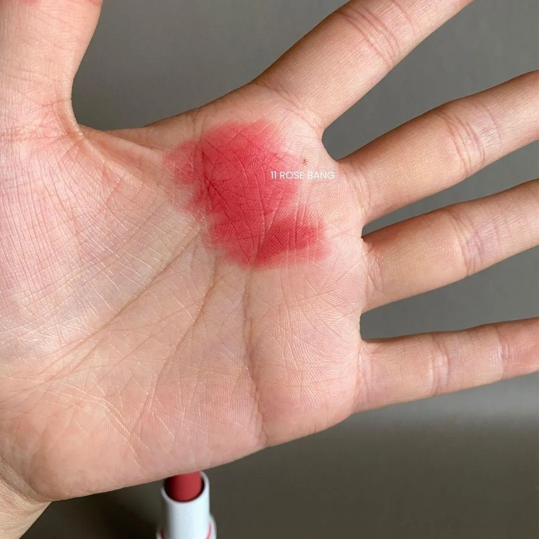웨이크메이크 소프트 블러링 밤 스틱 11 ROSE BANG 실물 발색 (WAKEMAKE Soft Blurring Balm Stick 11 Rose Bang real swatch)
