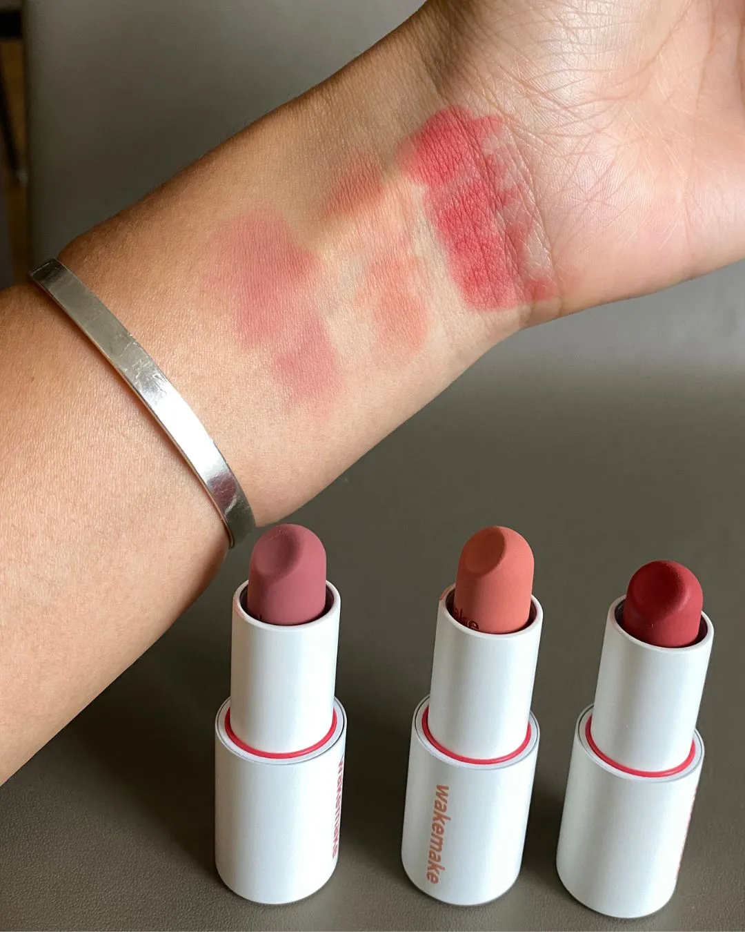 웨이크메이크 소프트 블러링 밤 스틱 썸네일 (WAKEMAKE Soft Blurring Balm Stick thumbnail)