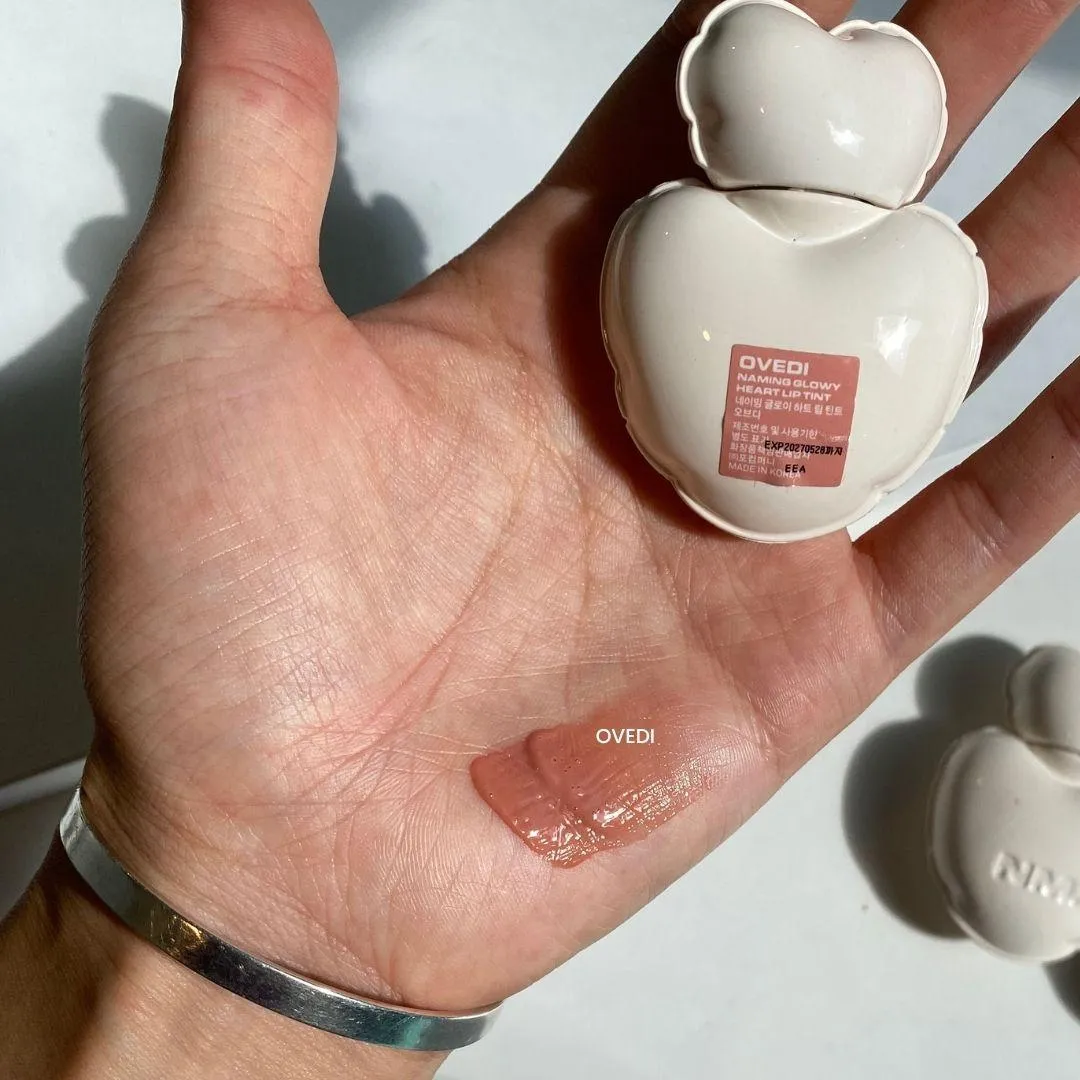 네이밍 Glowy Heart Lip Tint OVEDI 손등 발색 (NAMING Glowy Heart Lip Tint OVEDI hand swatch)
