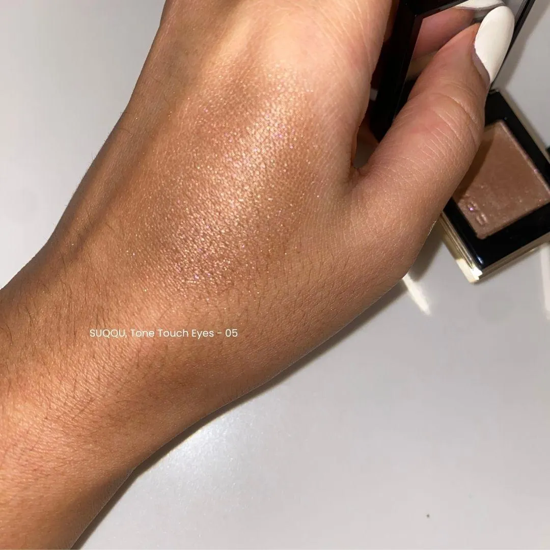 SUQQU 톤 터치 아이즈 05 손목 발색 (SUQQU Tone Touch Eyes 05 wrist swatch)