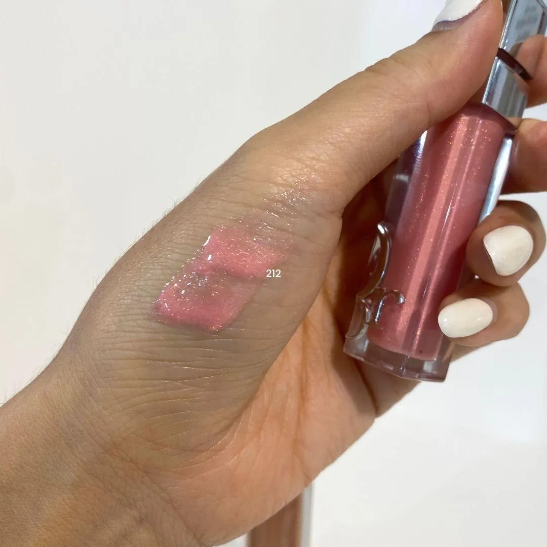 디올 어딕트 립 맥시마이저 212 손등 발색 (DIOR Addict Lip Maximizer 212 hand swatch)