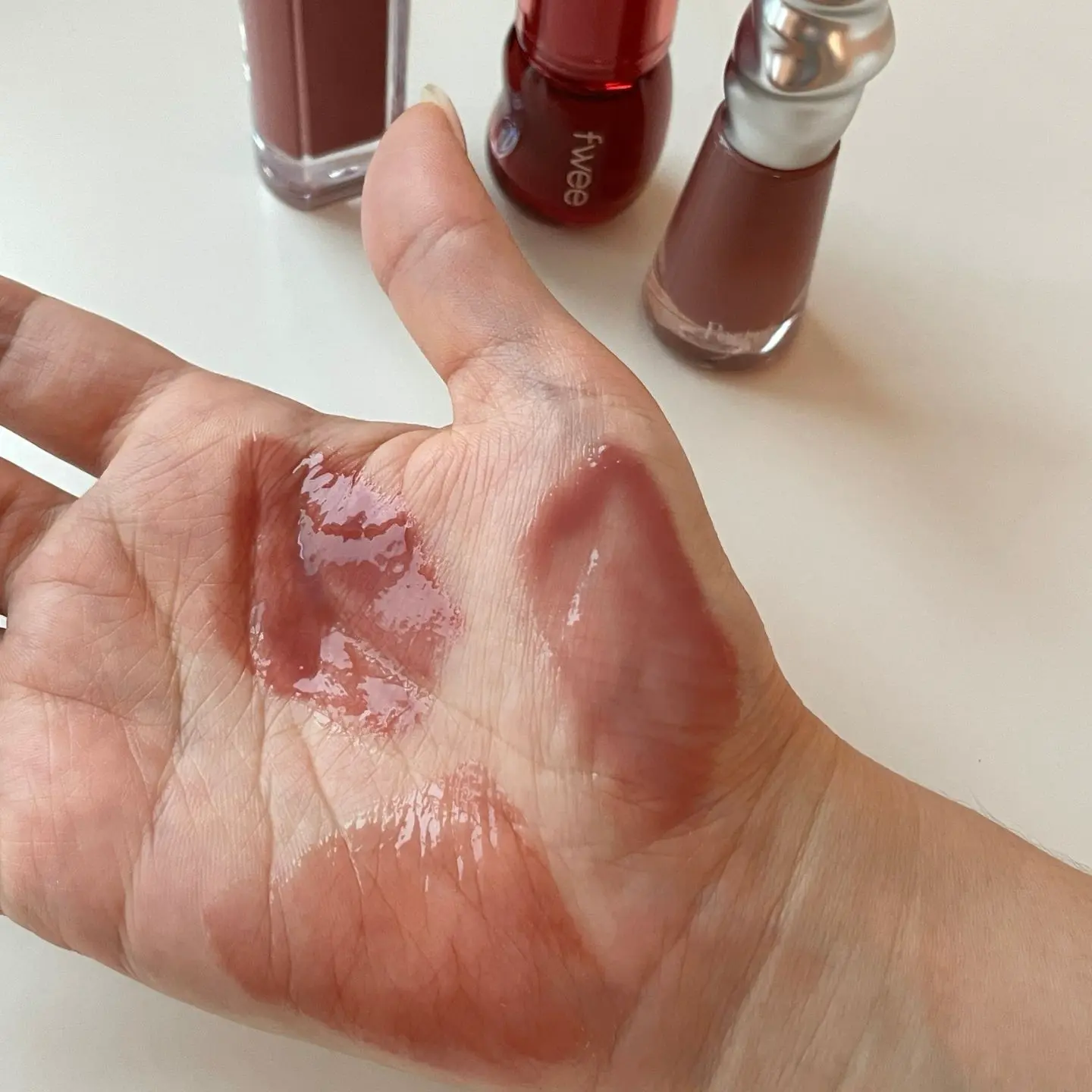삐아·퓌·포트레 웜로즈 브라운 립 글로즈 전체 발색 이미지 (Bbia Fwee Portre soft rose brown gloss all swatches image)