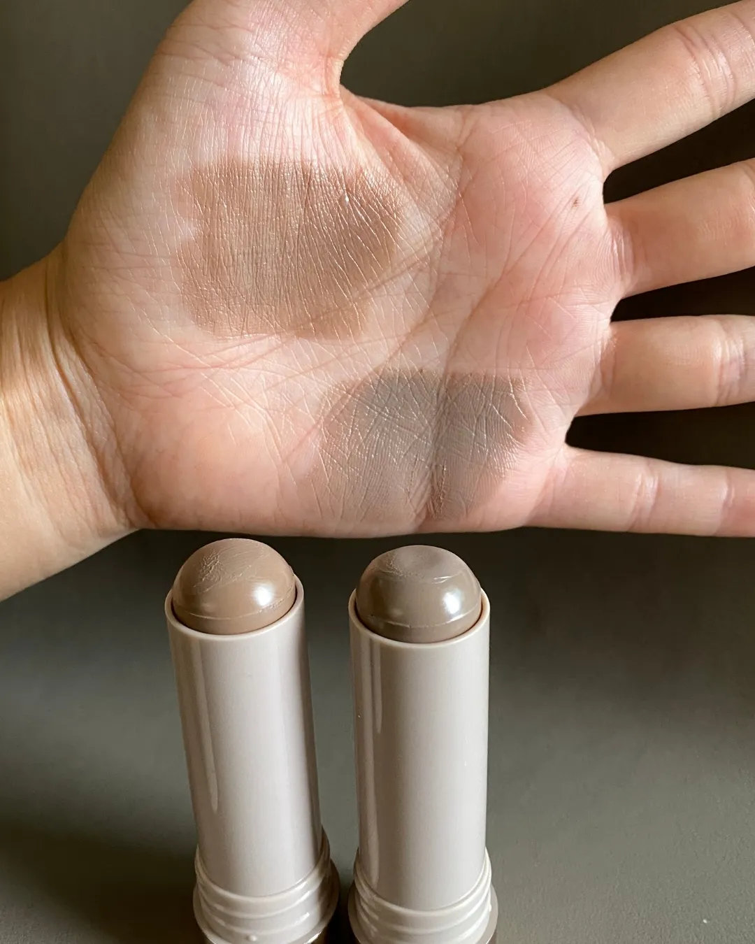 ESPOIR 비 글로우 스틱 쉐이딩(ESPOIR Be Glow Stick Shading), 그레이 음영 메이크업 대표 이미지 