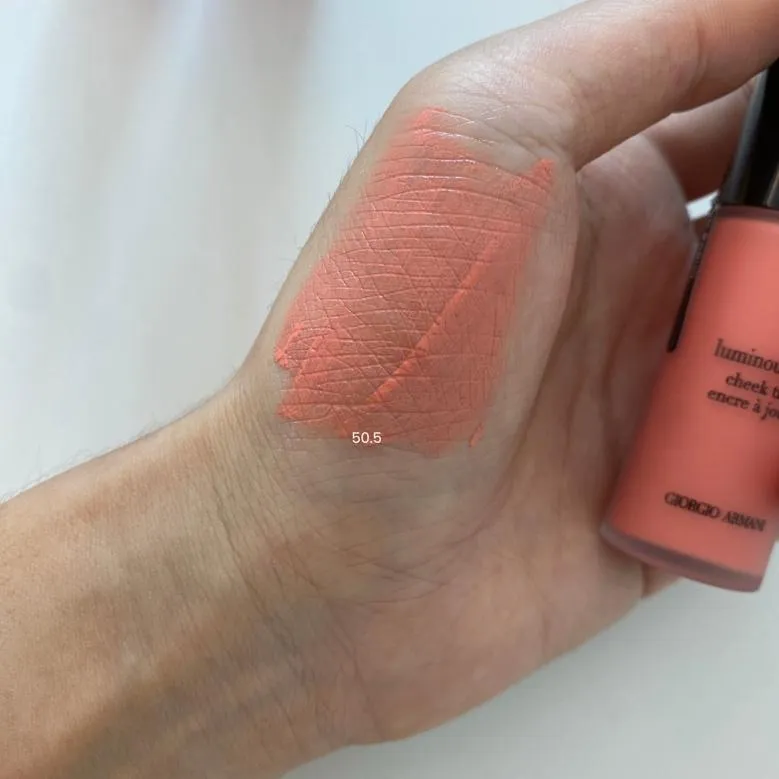 조르지오 아르마니 루미너스 실크 치크 틴트 50.5 로지 피치 발색 (Giorgio Armani Luminous Silk Cheek Tint 50.5 Rosy Peach swatch)