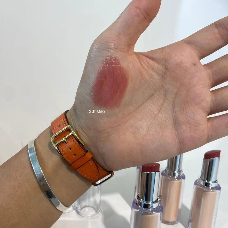 라카 본딩 글로우 립스틱 201 마일로 발색 (LAKA Bonding Glow Lipstick 201 Milo swatch)