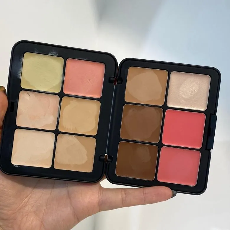 MAKE UP FOR EVER HD 스킨 팔레트 전체 구성 메인 컷 (MAKE UP FOR EVER HD Skin Palette full palette image)