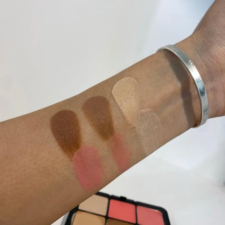 MAKE UP FOR EVER HD 스킨 팔레트 블러셔, 하이라이터 전체 발색 (MAKE UP FOR EVER HD Skin Palette Blush and Highlightet swatch)