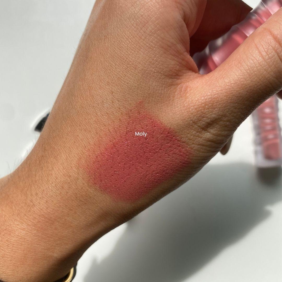 리스키 비 볼드 립 블러쉬드 Moly 컬러 발색 (RISKY BE BOLD LIP BLUSHED Moly swatch)