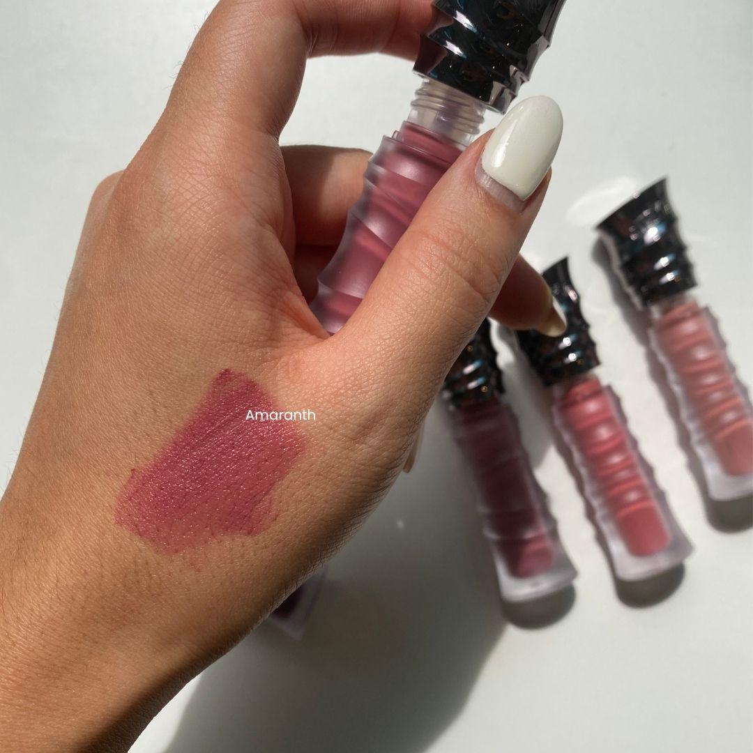 리스키 비 볼드 립 블러쉬드 Amaranth 컬러 발색 (RISKY BE BOLD LIP BLUSHED Amaranth swatch)