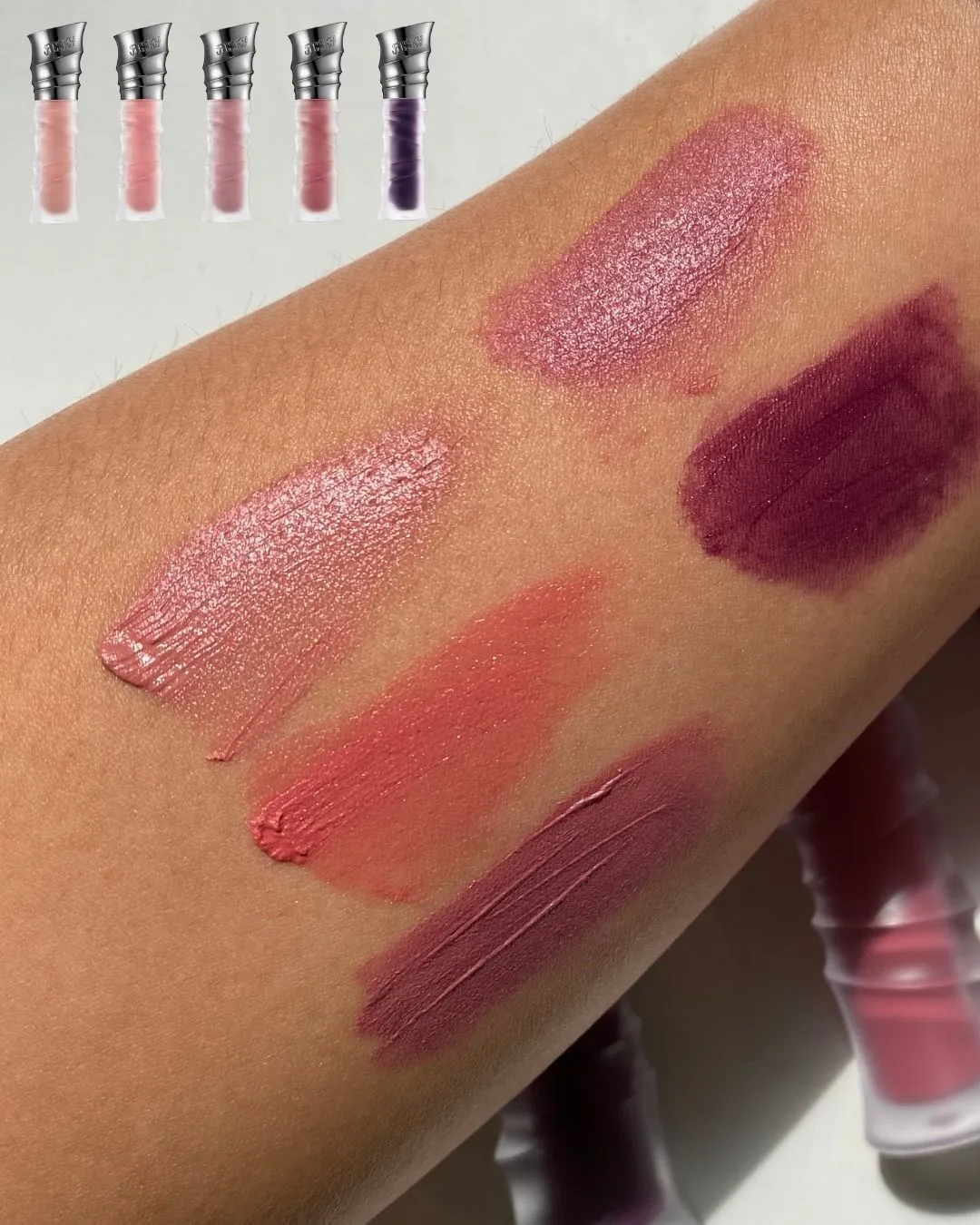 리스키 비 볼드 립 블러쉬드 메인 컷 (RISKY BE BOLD LIP BLUSHED main image)