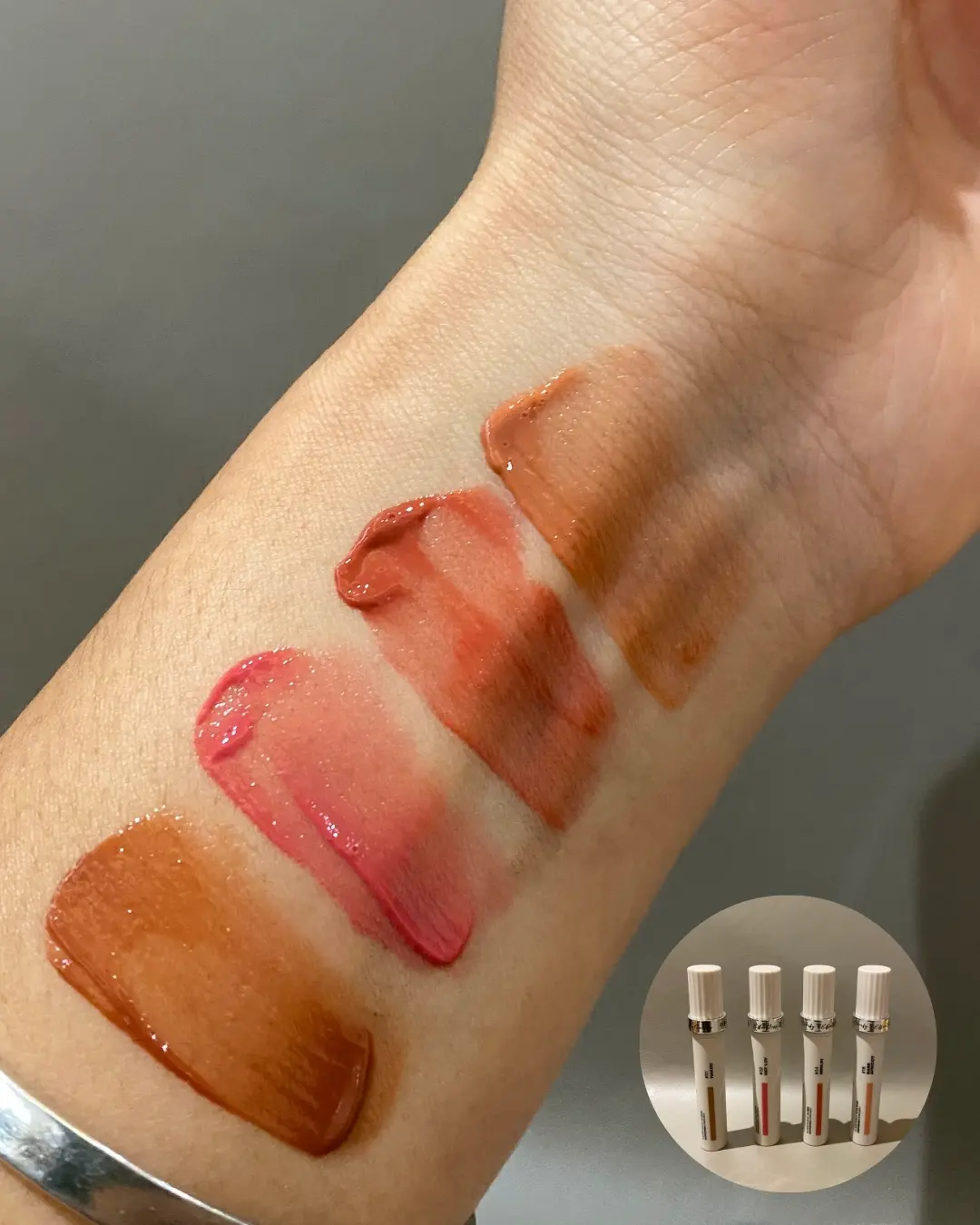 투크 위드아웃 미러 립 틴트 발색 리뷰 메인 컷 (Tooq Without Mirror Lip Tint swatch main image)