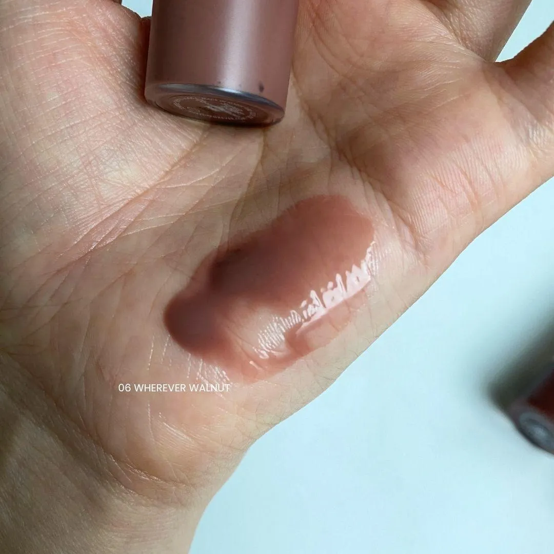 메이크업포에버 슈퍼 부스트 립 글로스 06 웨레버 월넛 발색 (MAKE UP FOR EVER Super Boost Lip Gloss 06 Wherever Walnut swatch)