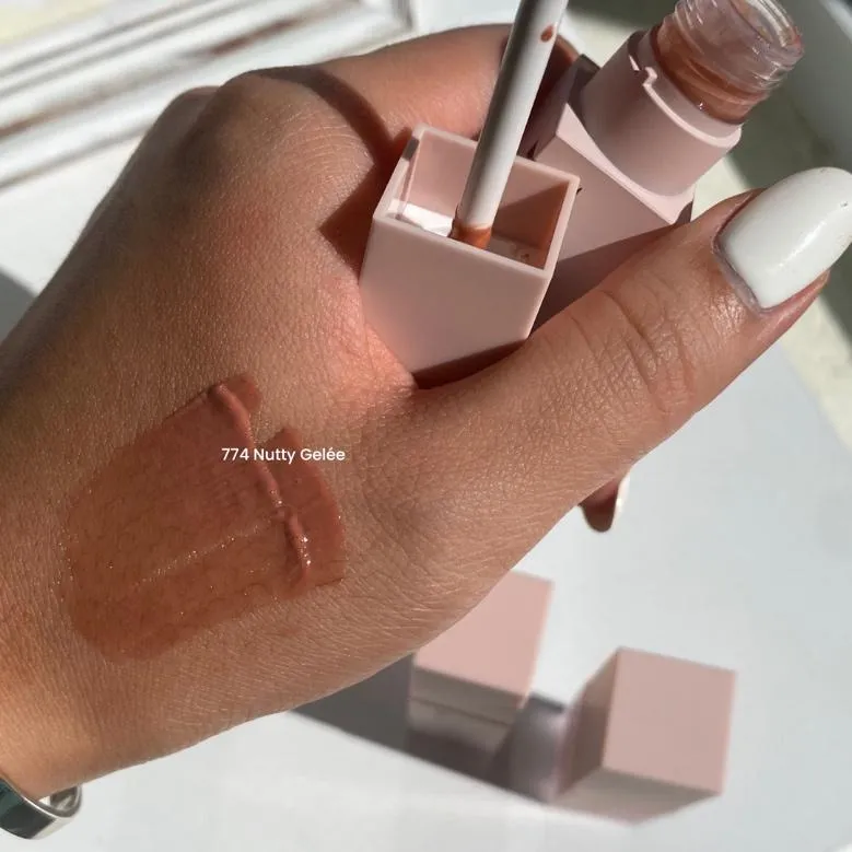 딘토 블러 젤리 플럼핑 립 틴트 774 너티 젤리 실물 발색 (Dinto Blur-Jelly Plumping Lip Tint 774 Nutty Gelée real swatch)