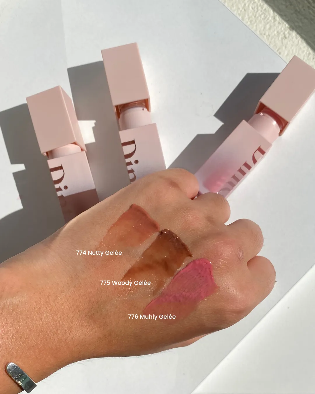 딘토 블러 젤리 플럼핑 립 틴트 메인 이미지 (Dinto Blur-Jelly Plumping Lip Tint main image)